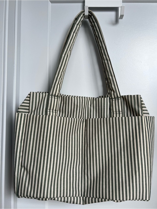BAGGU Handbags - BAGGU Small Cloud Carry-On (Sage Stripe - Out of stock)